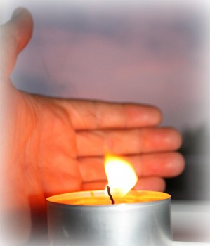 ÁNH SÁNG TRẦN GIAN