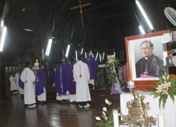 Giỗ 1 năm Đức Cha Giuse Nguyễn Tích Đức
