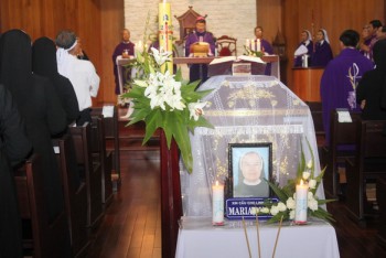 An táng nữ tu Maria Lucia Trần Thị Thiết