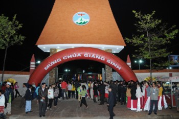 Đêm nhạc hội Giáng Sinh năm 2011