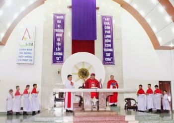 Thứ Sáu Tuần Thánh tại nhà thờ Chính tòa