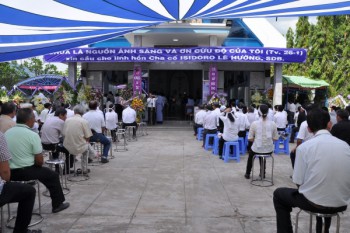 Thánh lễ an táng Cha cố Isidoro Lê Hướng, SDB
