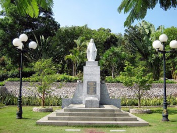 Ham mac Tu tomb