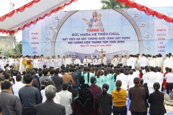 Đặt đá xây dựng Chủng Viện Thánh Tâm Thái Bình