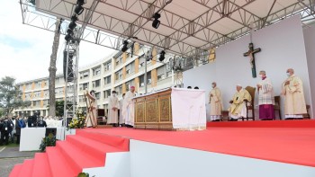ĐTC dâng Thánh lễ tại Đại học Thánh Tâm