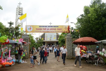 Giáo Xứ Hòa Nam Chầu Mình Thánh Chúa
