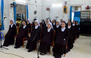 Dòng Cát Minh mừng kính Thánh Têrêsa