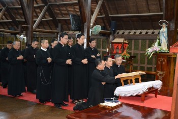 Bế mạc Tuần Tĩnh tâm Linh mục -2025