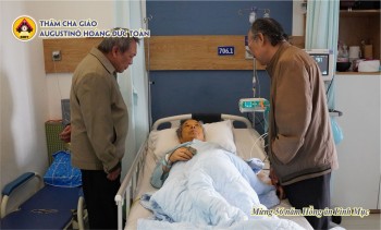 Thăm Cha giáo Augustinô Hoàng Đức Toàn