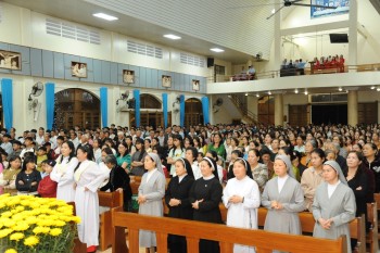 Giáo xứ Thổ Hoàng: Thánh lễ Giao Thừa