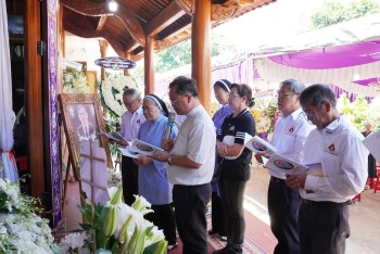 BTT GP.BMT viếng tang Ông Cố Phêrô