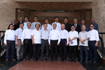 Phái đoàn GP Qui Nhơn chào Giám mục tân cử