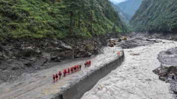 ĐTC cầu nguyện cho nạn nhân lũ quét tại Nepal