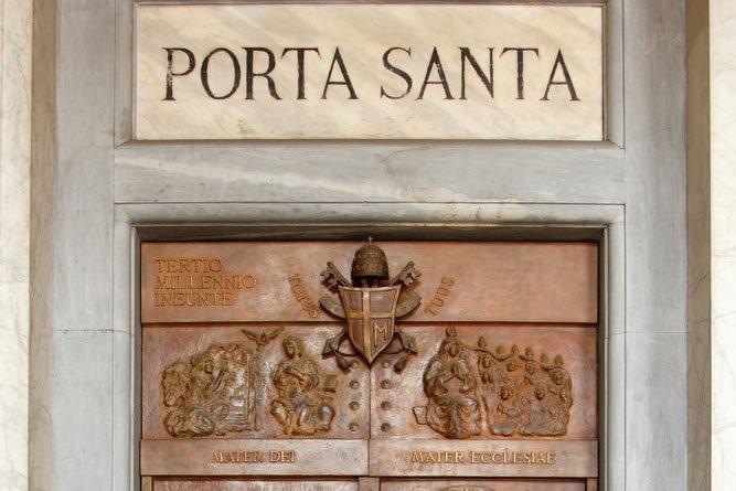 Cánh cửa Năm Thánh 2025 đã khép lại