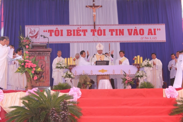 NGHI THỨC BẾ MẠC NĂM ĐỨC TIN