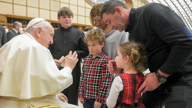 Vatican xuất bản tài liệu chuẩn bị hôn nhân