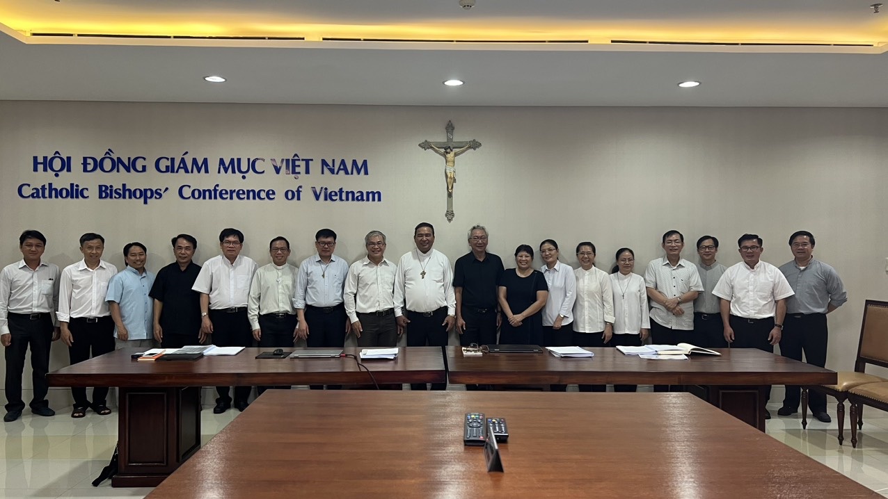 Ủy ban Kinh Thánh và bản dịch Kinh Thánh