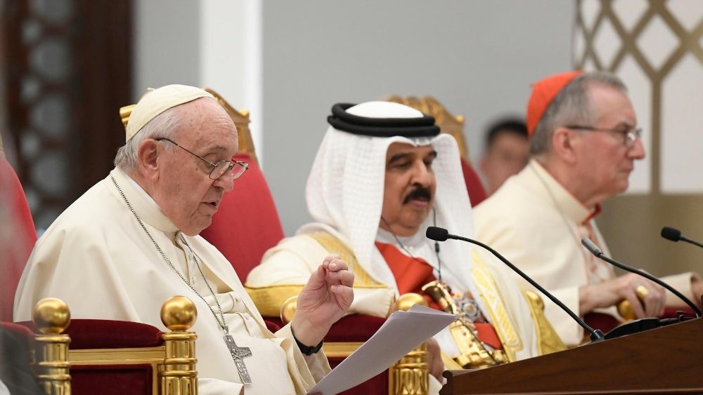 Tông du Bahrain: ĐTC gặp Chính quyền,...