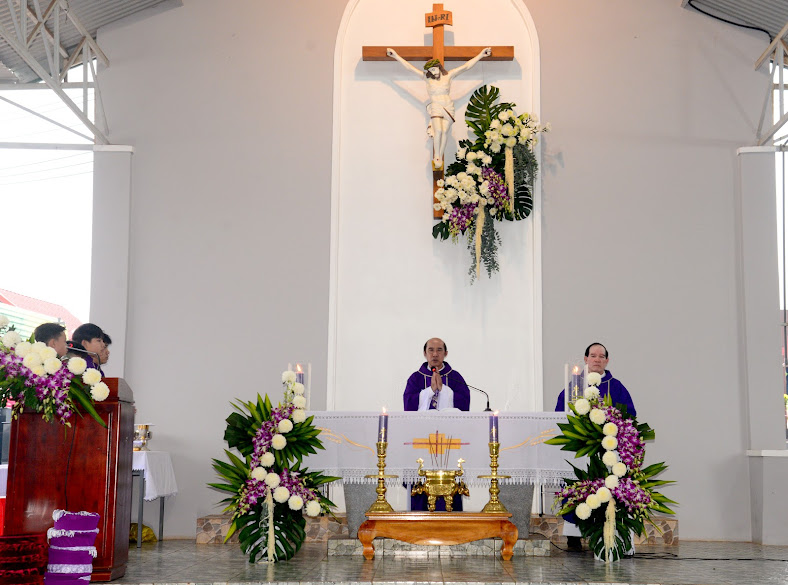 Lễ Các Đẳng tại Đất Thánh Phú Long - Dũng Lạc