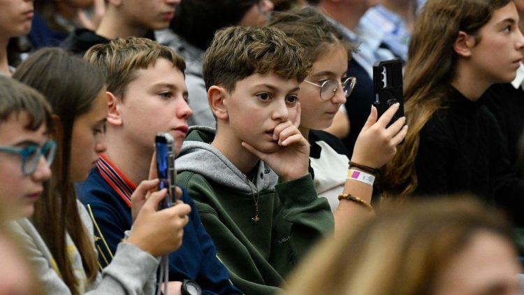 Thư giới trẻ gửi Đức Thánh Cha