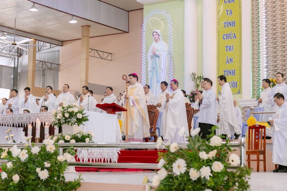 Thánh Lễ Tạ Ơn kỷ niệm 65 năm thành lập GP Long Xuyên