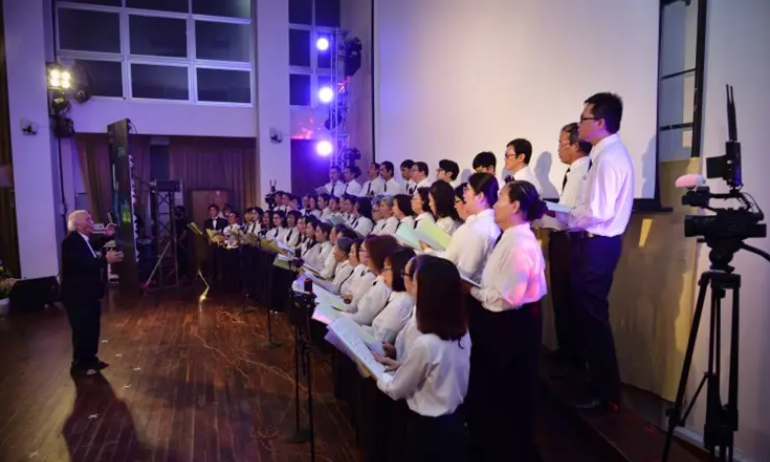 Sống đặc tính công giáo trong thánh nhạc phụng vụ