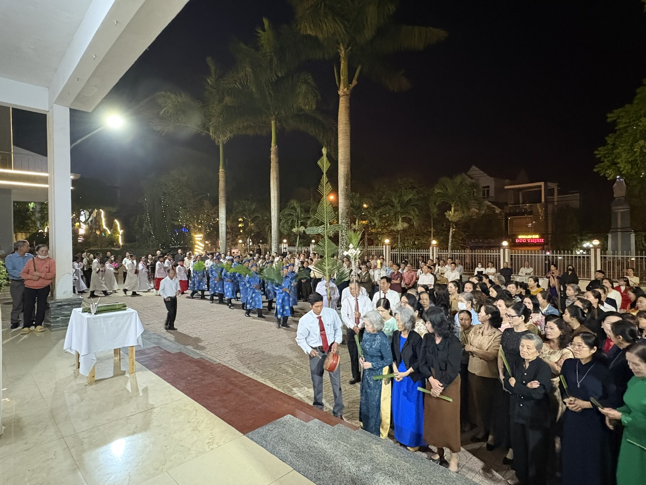 Giáo Xứ KIm Mai: Chúa Nhật Lễ Lá.