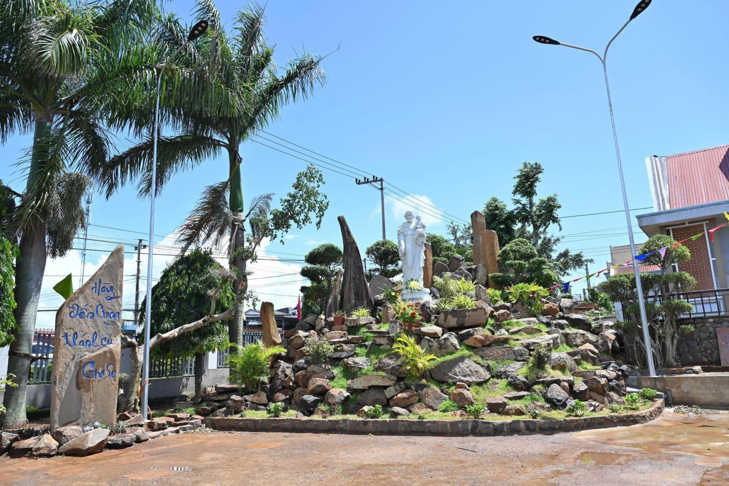 GX Vinh Quang: Thánh lễ Đức Mẹ Lên Trời